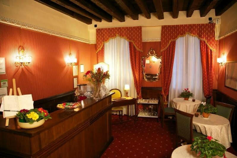 Ca' Morosini 1 & 2 Venedig